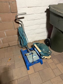 Pool cleaning robot- free