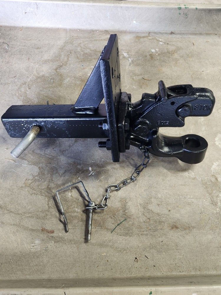 16,000 Pound Pintal Hitch.
