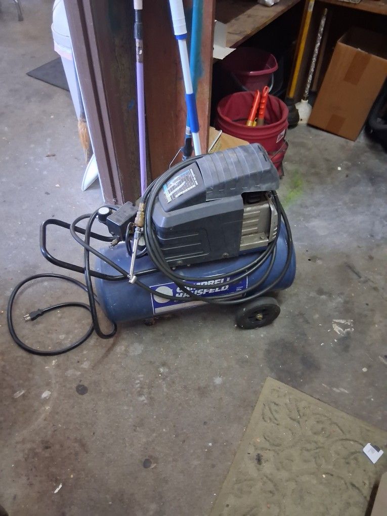 Campbell Hausfeld Air Compressor, 8 Gal