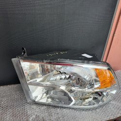 2013-2018 dodge ram headlight 