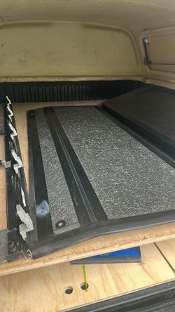 Gator fx hard folding tonneau cover for 3rd gen tacoma