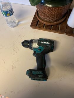 Makita 18v hammer drill brushless tool only no bateria $60 firme precio