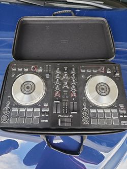 Pioneer DJ DDJ-3B3 with Case