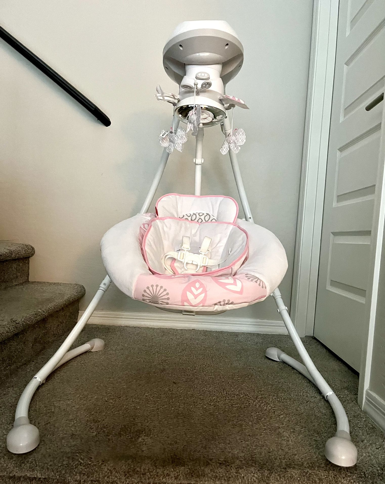 Fisher Price Deluxe Cradle 'n Swing- Surreal Serenity