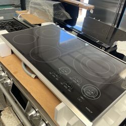 Electric 30” Inch Wolf Cooktop Perfectly Working. Good Condition 