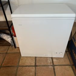 6.9 cu. ft. Manual Defrost Chest Freezer with LED Light Type in White