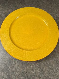Vintage Set of Four Yellow Speckled Melamine Dinner Plates By Nancy Calhoun