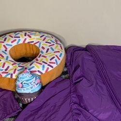 Twin Size Bedding & Plushies