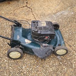 Craftsman Eager 1 Self-Propelled, Walk Behind Lawn Mower, 3 Speed with 2.5 Cu. Bu. Bagger and Mulching Insert 