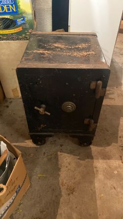 1800s Safe 