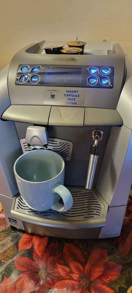 Super Automatic
Espresso & Cappuccino nada good condition everything works
