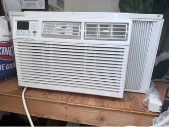 Window AC Emerson Quiet Kool - Excellent Condition
