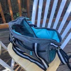 Pet carrier 