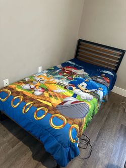 Toddler bed with mattress and bunky board included
