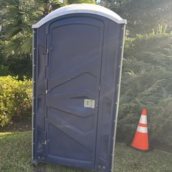 portable Restroom For Sale