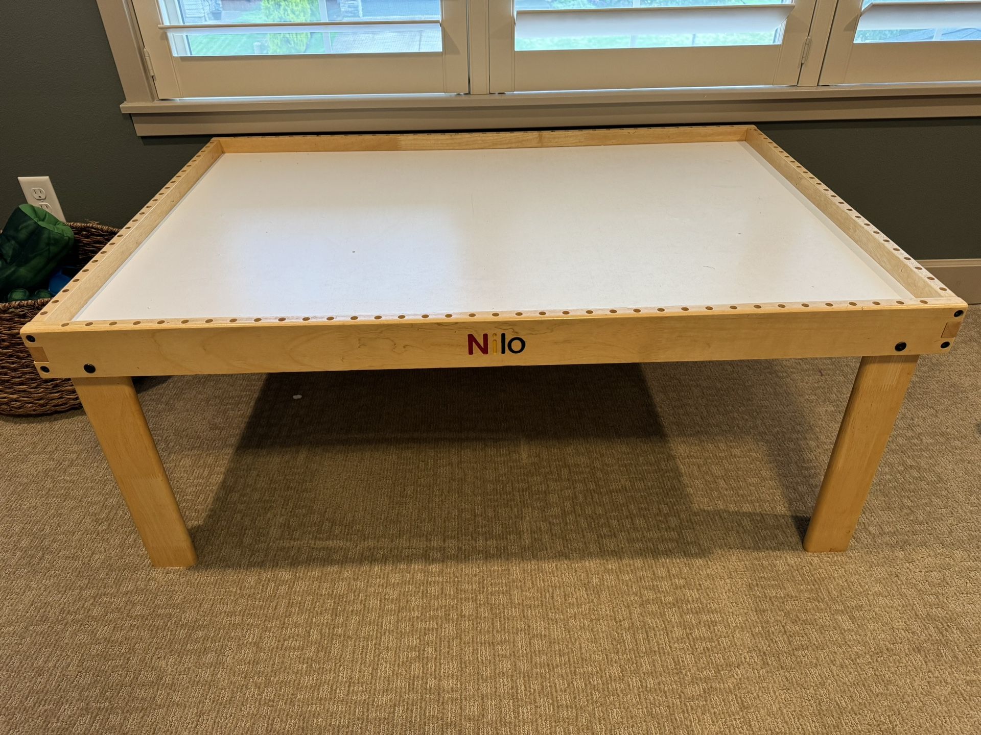 Nilo train table hotsell