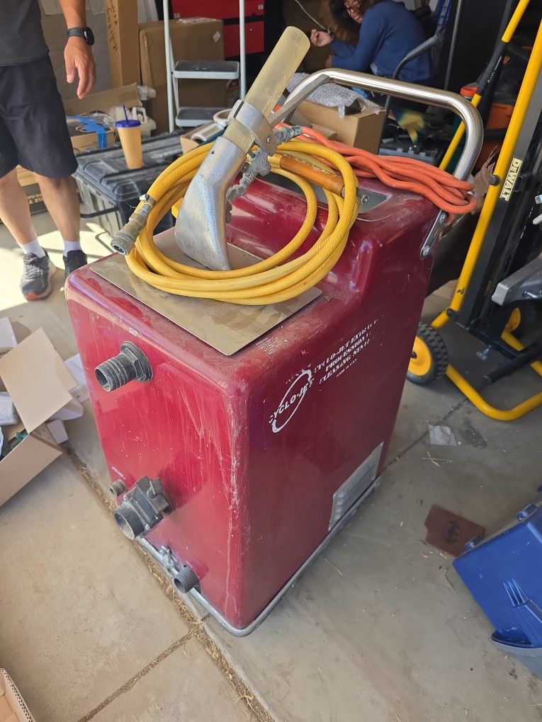 Mobile Carpet Cleaning Machine