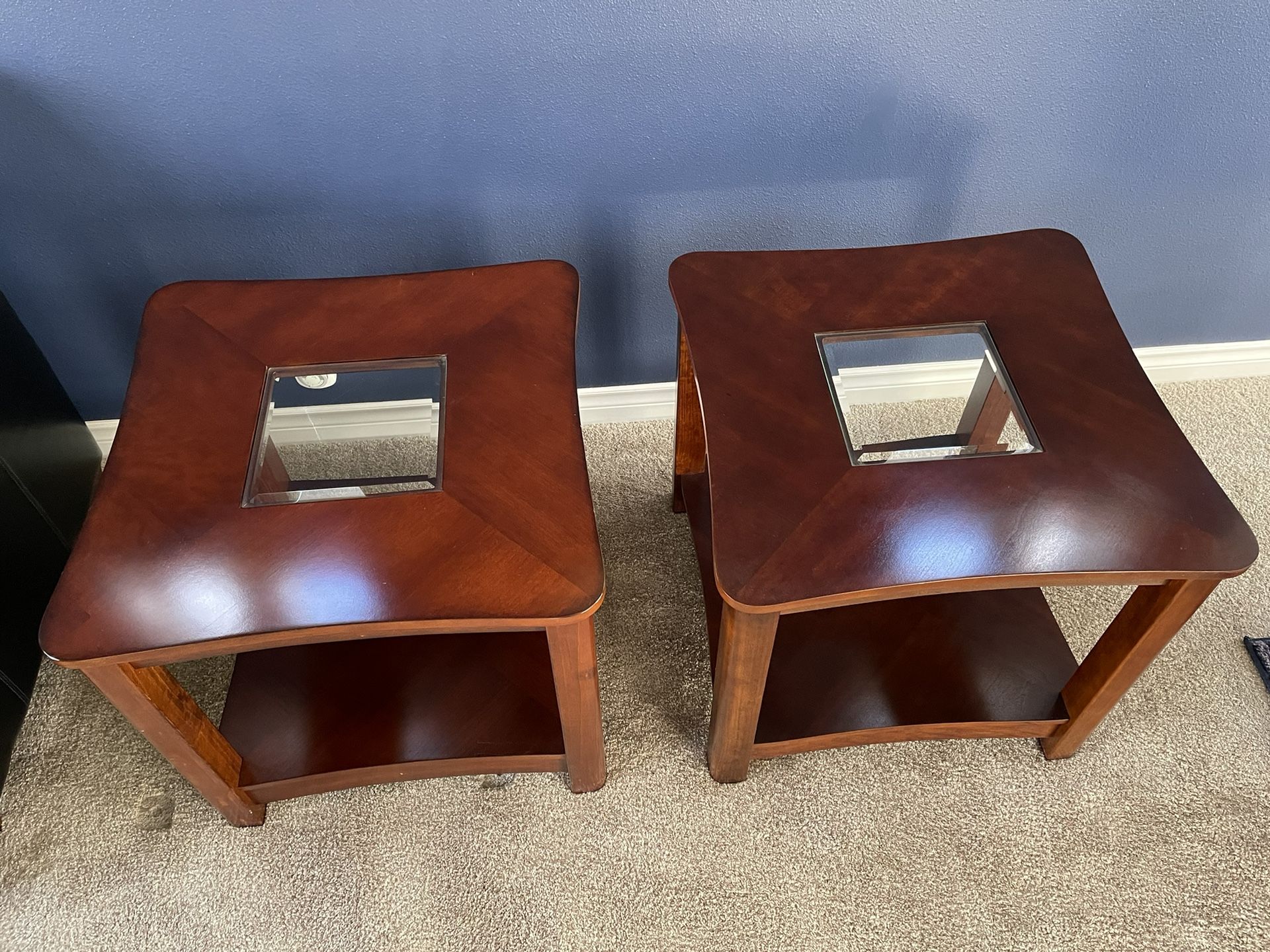 2 End Tables 