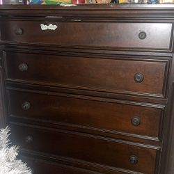 $200 - 45” TV & STAND / MATCHING DRESSER & NIGHT STAND / BOOKSHELF