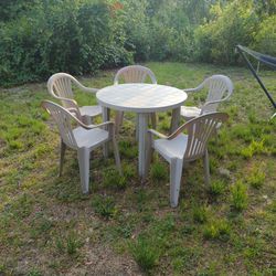 Plastic Table With Chairs 