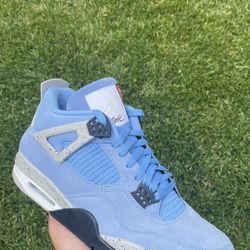 Jordan 4 UNC