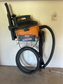 Wall mounted shop vac