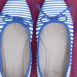 Ladies Banana Republic Blue And White Shoes Size 10
