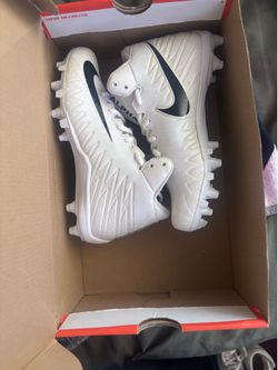 New Nike alpha menace cleats 4y