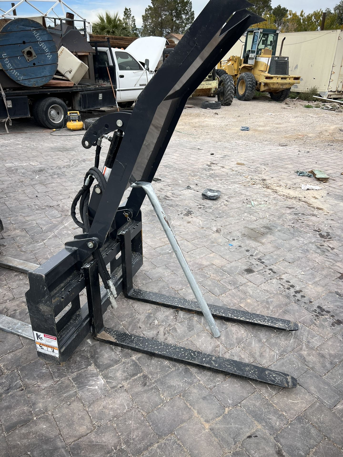 BRAND NEW Skid Steer Fork Grapple