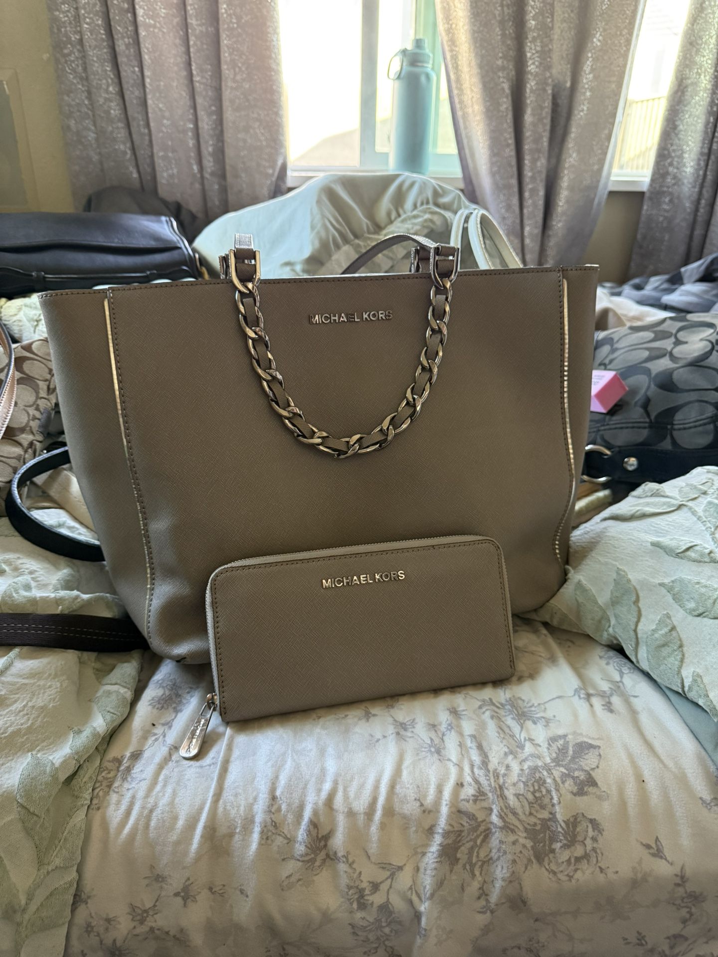 Michael Kors Purse With Wallet