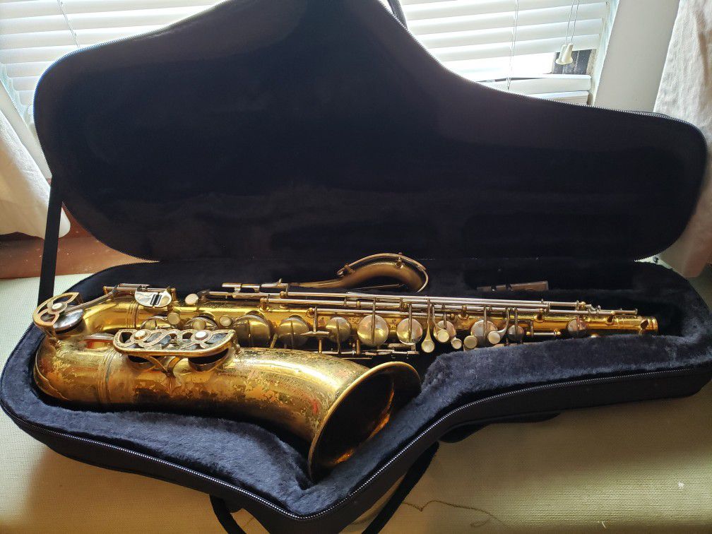 Tenor Saxophone and Gator Case