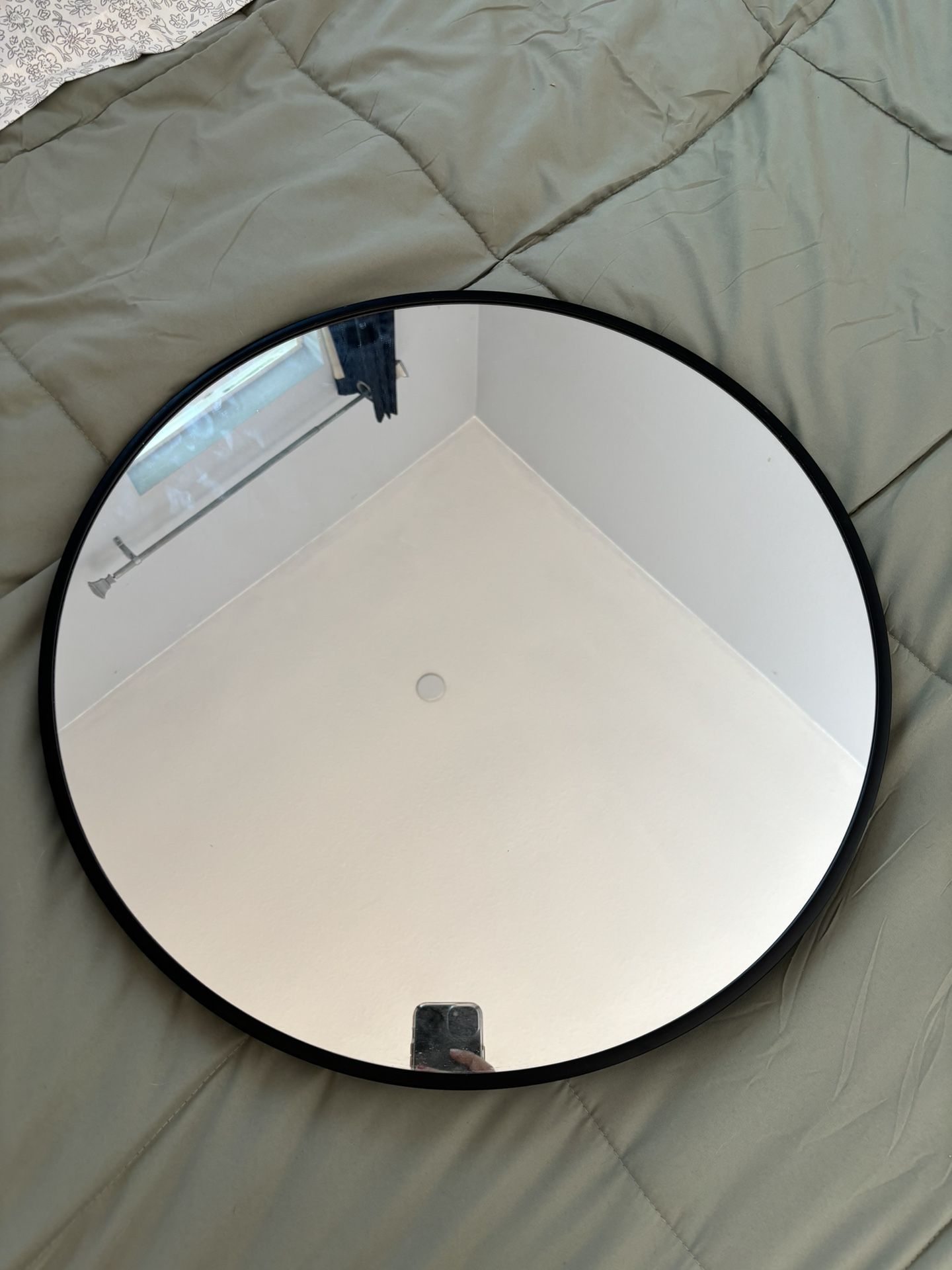 Black Rim Circle Mirror