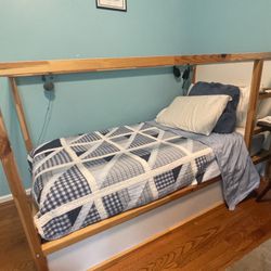 Twin, Reversible Bed  With Tent!