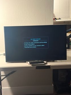 Samsung SmartTV 32 Inch working with wall mount OEM remote included
