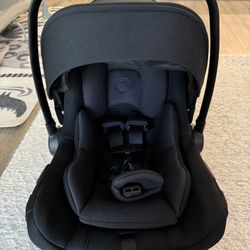 Bugaboo Turtle Air Shield by Nuna infant car seat with base