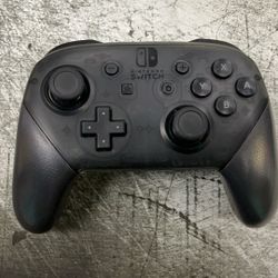NINTENDO SWITCH PRO CONTROLLERS 