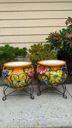 Talavera planter with metal stand