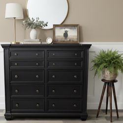 Dresser - Solid Wood 8 Dovetailed Drawers Newly Refinished With High Quality Materials And Craftsmanship 