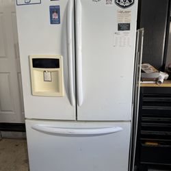 Refrigerator 