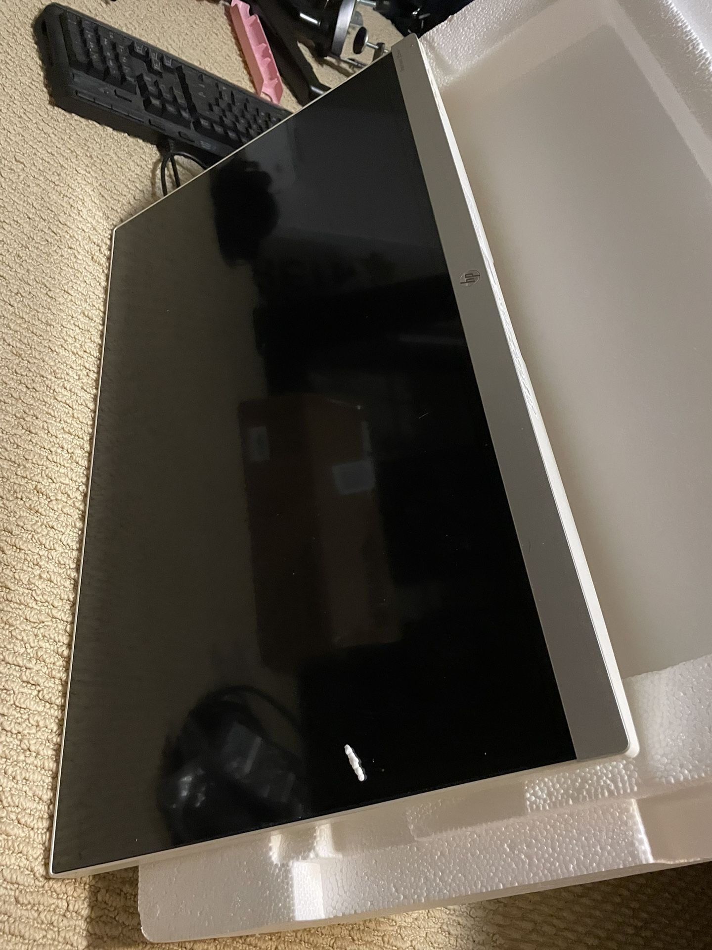 Computer monitor HP 24 Inches
