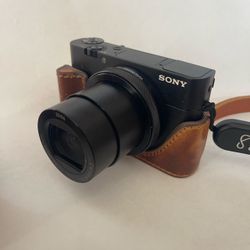 Sony RX100 V Compact Camera with Zeiss Lens, Sandisk 256GB Extreme Pro SD, Kaza Luxury Leather Case