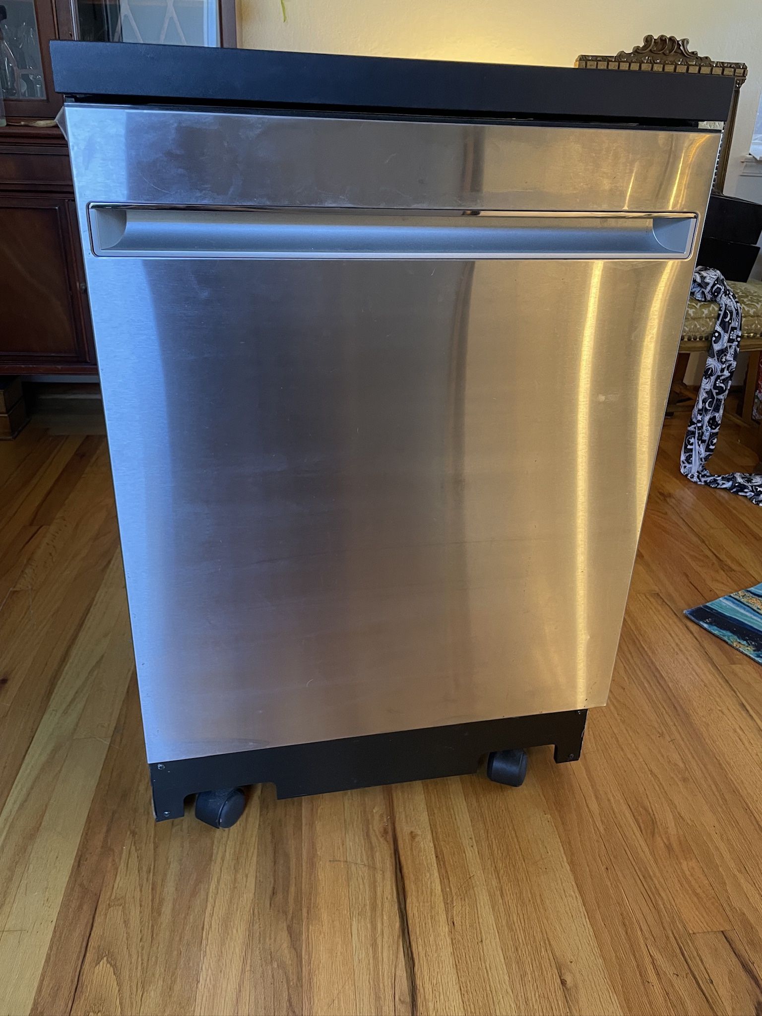 GE - 24” Stainless Steel Portable Dishwasher