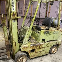 Clark Propane Forklift 5,000 ? Lb Lift Capacity