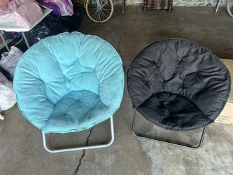 2 Foldable Chairs