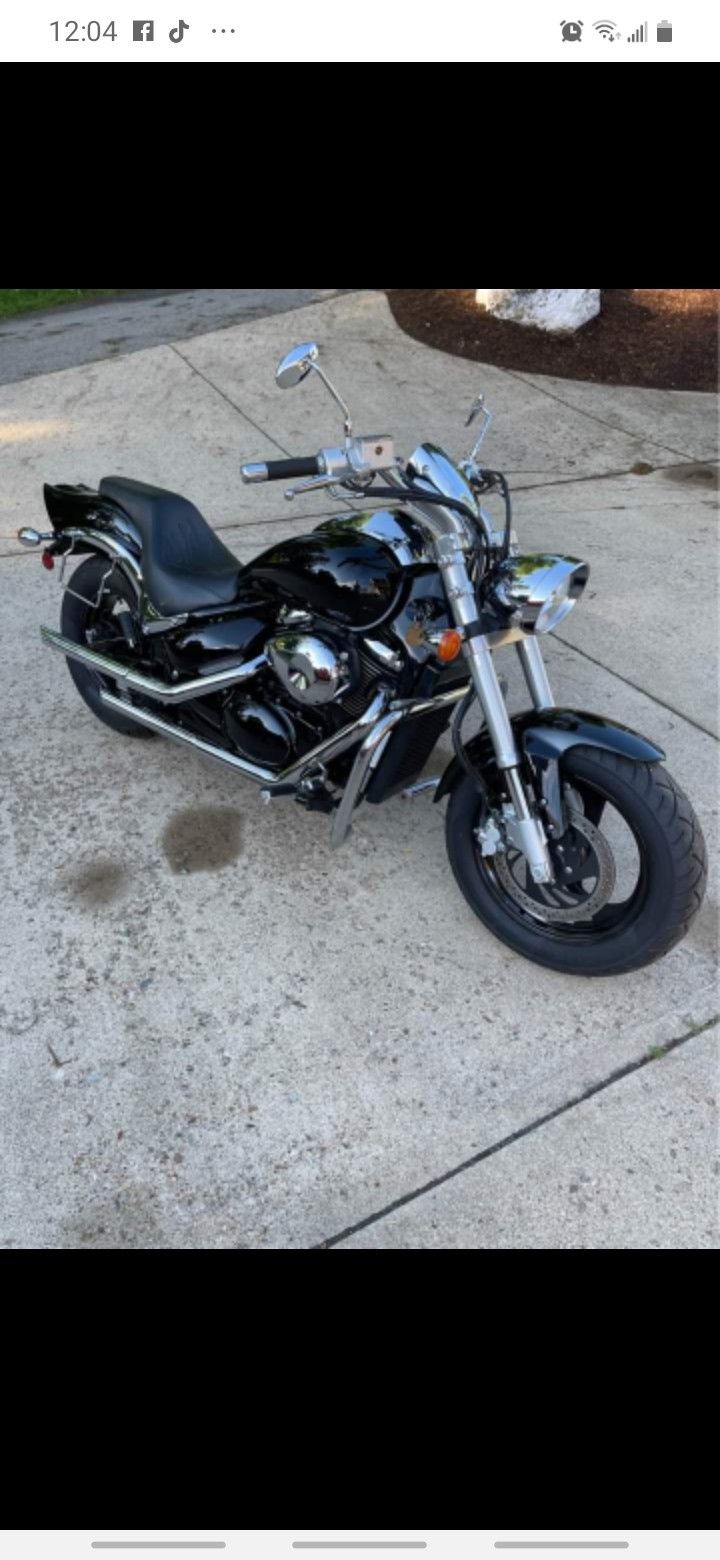 2005 Suzuki Boulevard