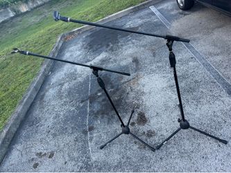 2 shure mic stand like new firm on price