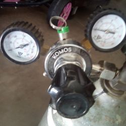10lb Carbon Dioxide Tank With Regulator
