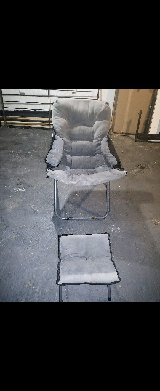 Foldable Gray Recliner With Ottoman And Side Pocket 