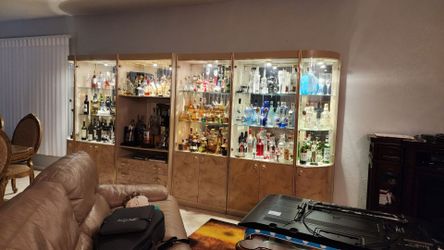 Large Lighted Display Cabinet Bar Unit
