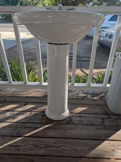 Mansfield pedestal sink